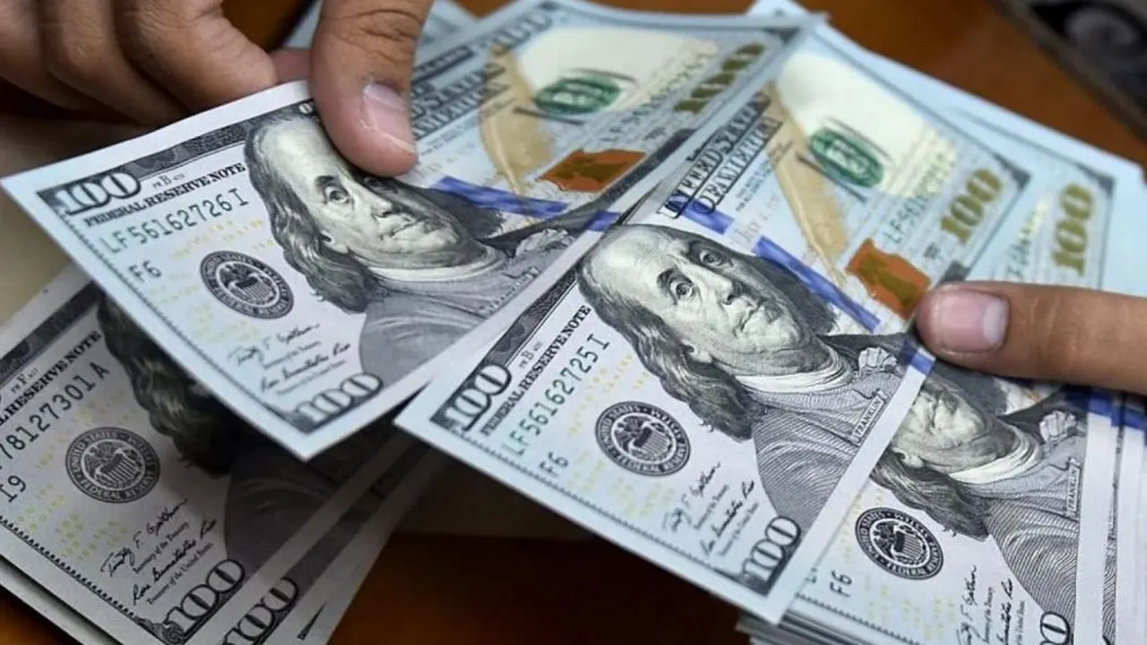 سعر الدولار يتجه للصعود أمام الجنيه في نهاية الأحد
